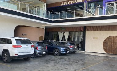 LOCAL EN VENTA/RENTA EN LA RESERVA EL CAMPANARIO, QUERÉTARO