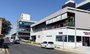 LOCAL EN VENTA/RENTA EN LA RESERVA EL CAMPANARIO, QUERÉTARO