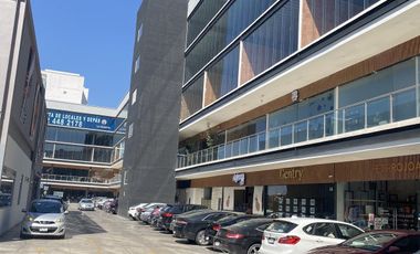 LOCAL EN VENTA/RENTA EN LA RESERVA EL CAMPANARIO, QUERÉTARO