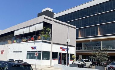 LOCAL EN VENTA/RENTA EN LA RESERVA EL CAMPANARIO, QUERÉTARO