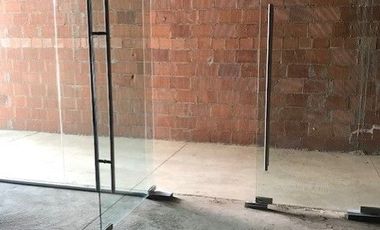 LOCAL EN VENTA/RENTA EN LA RESERVA EL CAMPANARIO, QUERÉTARO