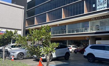 LOCAL EN VENTA/RENTA EN LA RESERVA EL CAMPANARIO, QUERÉTARO