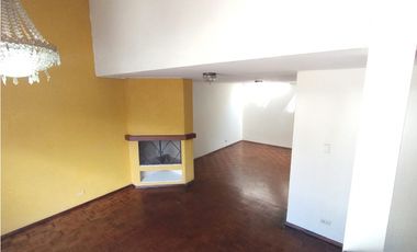 Jipijapa.(Shyris), Hermosa Casa en Venta, 123m2