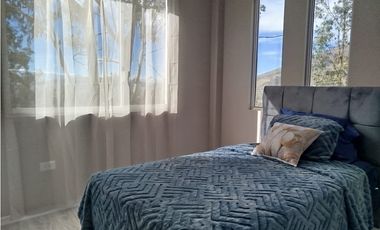 Mitad del Mundo, Hermosa Casa  en Venta,  165m2 con terreno