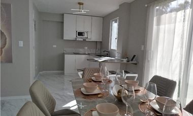 Mitad del Mundo, Hermosa Casa  en Venta,  165m2 con terreno