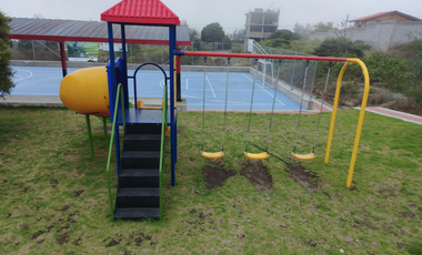 Mitad del Mundo, Hermosa Casa  en Venta,  165m2 con terreno