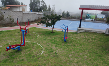 Mitad del Mundo, Hermosa Casa  en Venta,  165m2 con terreno