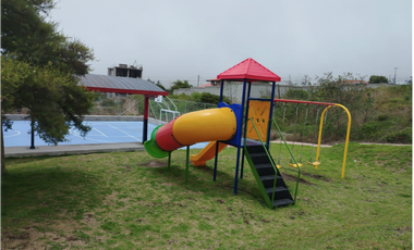 Mitad del Mundo, Hermosa Casa  en Venta,  165m2 con terreno