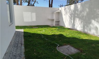 Mitad del Mundo, Hermosa Casa  en Venta,  165m2 con terreno