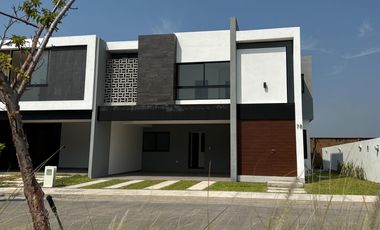 CASA EN VENTA EN PUNTA TIBURON