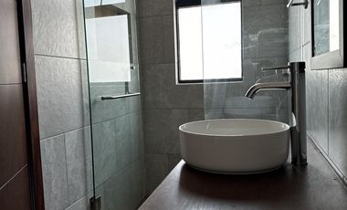 CASA EN VENTA EN PUNTA TIBURON