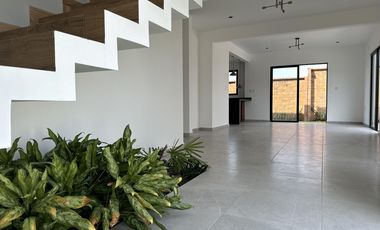 CASA EN VENTA EN PUNTA TIBURON