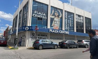LOCALES COMERCIALES EN RENTA EN ESQUINA, ZONA CENTRO.
