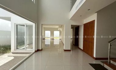 CASA EN VENTA O RENTA  EN BOSQUES DE SAN FRANCISCO