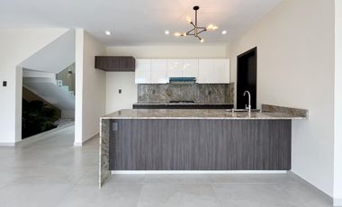 CASA EN VENTA EN PUNTA TIBURON