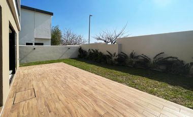 CASA EN VENTA EN PUNTA TIBURON