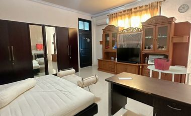 SEWA RUMAH 2 LANTAI  TENGAH KOTA DI KOMP PREMIUM