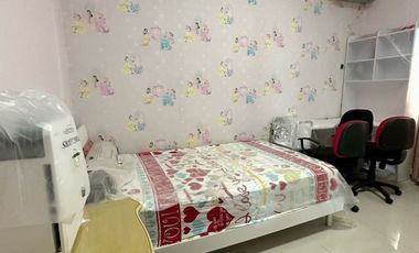 SEWA RUMAH 2 LANTAI  TENGAH KOTA DI KOMP PREMIUM