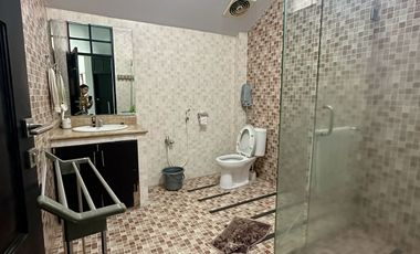 SEWA RUMAH 2 LANTAI  TENGAH KOTA DI KOMP PREMIUM