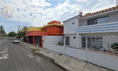 Casa en Venta a 17 min del Malecon de Veracruz.