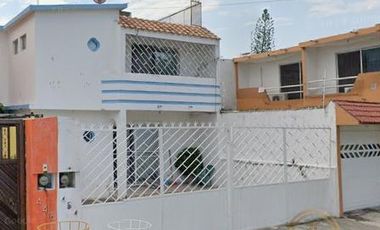 Casa en Venta a 17 min del Malecon de Veracruz.