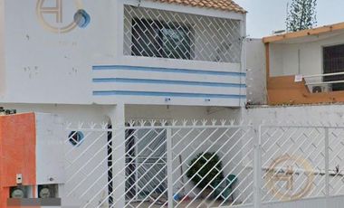 Casa en Venta a 17 min del Malecon de Veracruz.