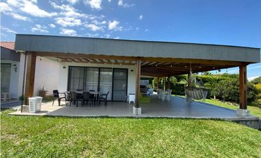 Se vende casa campestre en Andahuaylas Combia