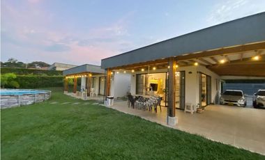 Se vende casa campestre en Andahuaylas Combia