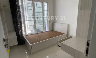 HOT SALE Rumah Emerald View Bintaro Sektor 9 Depan Taman  Luas 120 M2