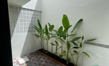 dijual Rumah 2 lt Mewah Jogja, Dekat Kampus UGM Akses Mobil