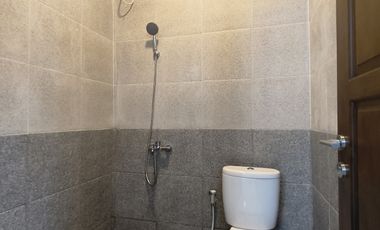 dijual Rumah 2 lt Mewah Jogja, Dekat Kampus UGM Akses Mobil