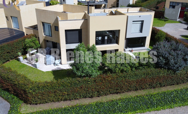 Venta Casa Conjunto Arborada de Cota