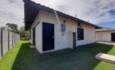 VENTA DE CASA EN ALGARROBOS  NUEVA A EXTRENAR