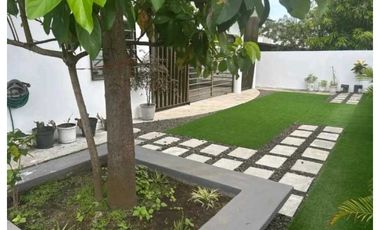 CASA EN PARQUE  LEFEVRE CHANIS 3REC 3.5 B  488M2 DE TERRENO