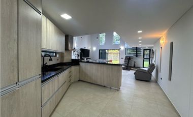 SE VENDE CASA MODERNA EN LA CEJA SECTOR EL TAMBO CONDOMINIO CERRADO