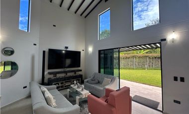 SE VENDE CASA MODERNA EN LA CEJA SECTOR EL TAMBO CONDOMINIO CERRADO