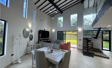 SE VENDE CASA MODERNA EN LA CEJA SECTOR EL TAMBO CONDOMINIO CERRADO