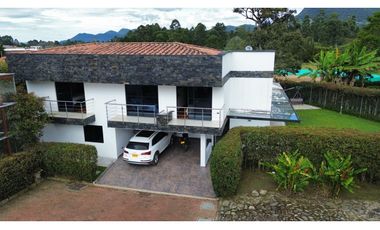 SE VENDE CASA MODERNA EN LA CEJA SECTOR EL TAMBO CONDOMINIO CERRADO