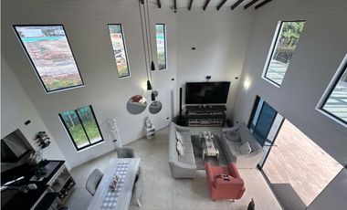 SE VENDE CASA MODERNA EN LA CEJA SECTOR EL TAMBO CONDOMINIO CERRADO