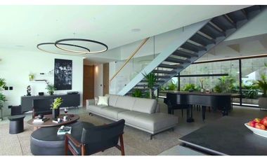 VENDO espectacular CASA con piscina, Poblado - Balsos. Pedido $11.000