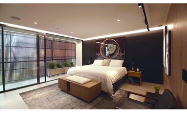 VENDO espectacular CASA con piscina, Poblado - Balsos. Pedido $11.000