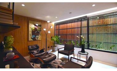 VENDO espectacular CASA con piscina, Poblado - Balsos. Pedido $11.000