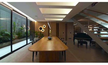 VENDO espectacular CASA con piscina, Poblado - Balsos. Pedido $11.000