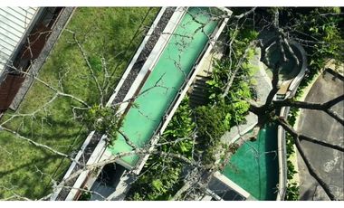 VENDO espectacular CASA con piscina, Poblado - Balsos. Pedido $11.000