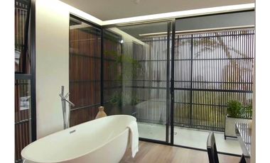 VENDO espectacular CASA con piscina, Poblado - Balsos. Pedido $11.000