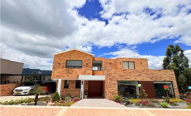 Casa en venta a  puerta cerrada Cajicá - Manas