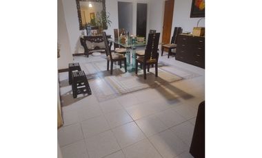 COMPRA AMPLIO APARTAMENTO EN SUPER UBICACION EN LAURELES