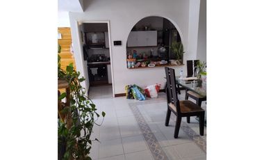 COMPRA AMPLIO APARTAMENTO EN SUPER UBICACION EN LAURELES