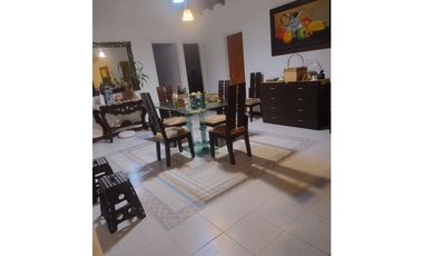 COMPRA AMPLIO APARTAMENTO EN SUPER UBICACION EN LAURELES