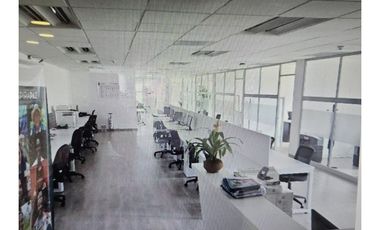ARRIENDO OFICINA 330 m2 SEMI AMOBLADA  ZONA FINANCIERA CALLE 72